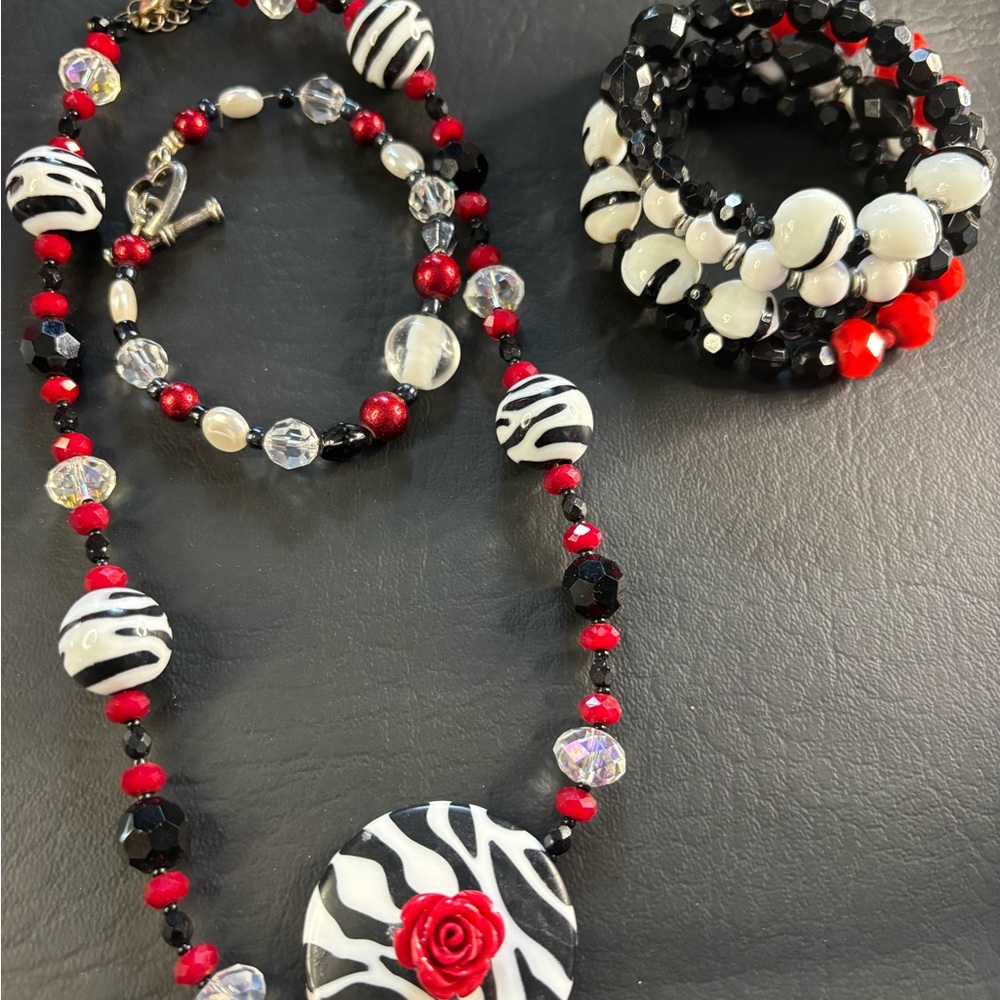 Black and White Zebra Stripe Necklace (Sterling Silver closure) with 2 Bracelets